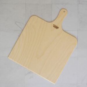 Pelle biseautée en bois de bouleau pour flammekuch et pizzas