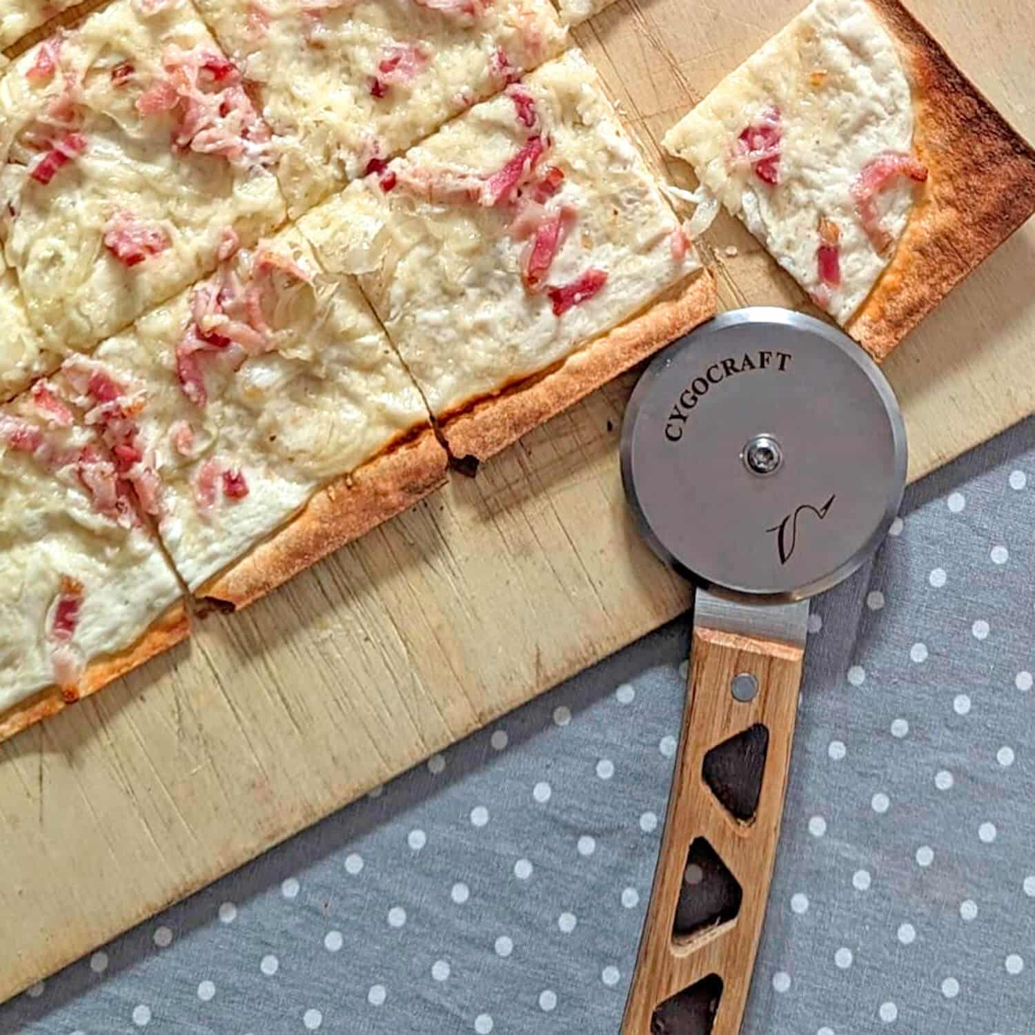 Barbecue Fumoir Kamado Livoo DOC330 - ø27 Cm Cuisson, Argile Réfractaire, Déflecteur Chaleur ø16 Cm